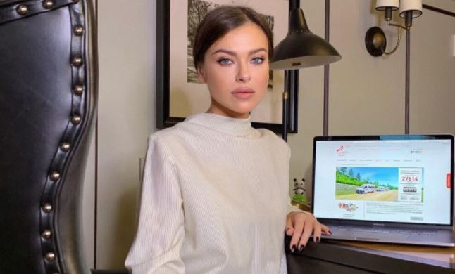Певица Елена Темникова пожаловалась на жуткую аллергию из-за кота
