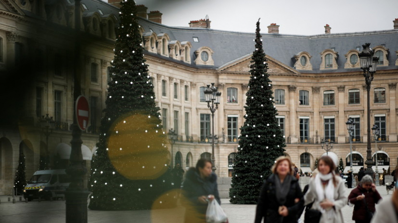 В Париже отменили праздничные мероприятия в честь Нового года