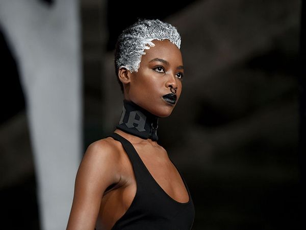 Викторианский шик: губы темного цвета – современный мейкап-тренд