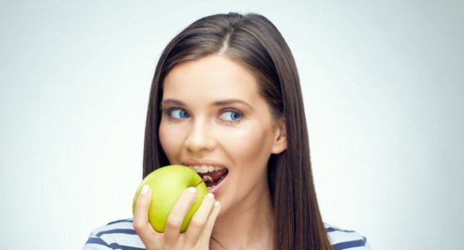 Здоровье зубов и десен зависит от образа жизни, а не от генов – исследование