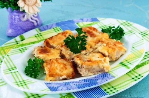 Рыба, тушенная под майонезом