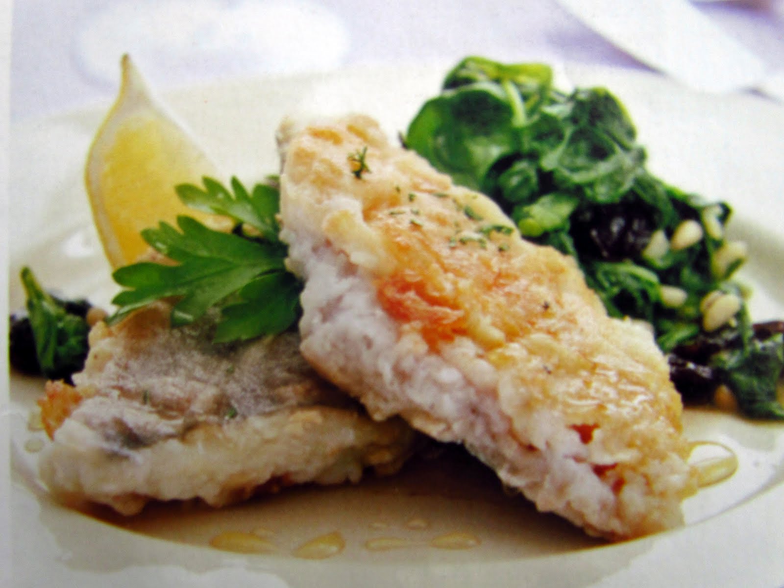 Жареная рыба со шпинатом