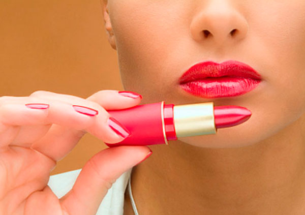 Нанесение и снятие губной минеральной помады