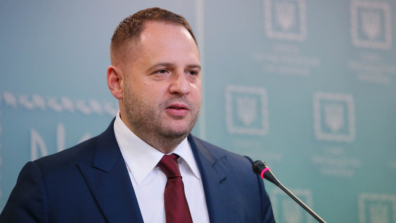Глава офиса Зеленского и помощник Байдена обсудили ситуацию в Донбассе