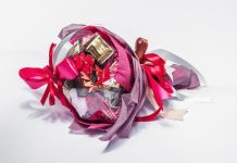 Подарок на 8 марта: набор чая