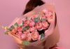 Выбор букета для девушки: виды цветочных композиций и советы мужчинам