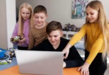 Как начать учить детей программированию?