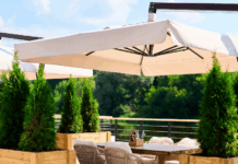 Ресторан на реке: кулинария, движение воды и уникальная атмосфера